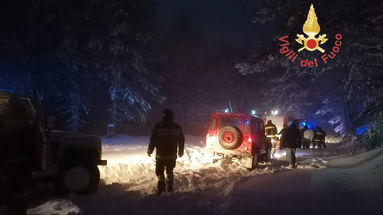 Escursionisti bloccati dalla neve nell’Altopiano Silano, salvati dai vigili del fuoco