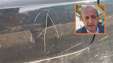Uno strano graffio sull'auto dell'ex deputato Dima. Una 