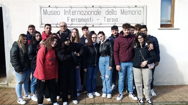 L’Aletti progetta e realizza “aule aperte”: studenti in visita a Cosenza e Tarsia 