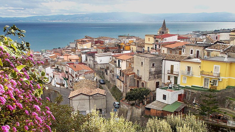 Trebisacce: area intorno al Bastione, balcone sullo jonio, verso il consolidamento 