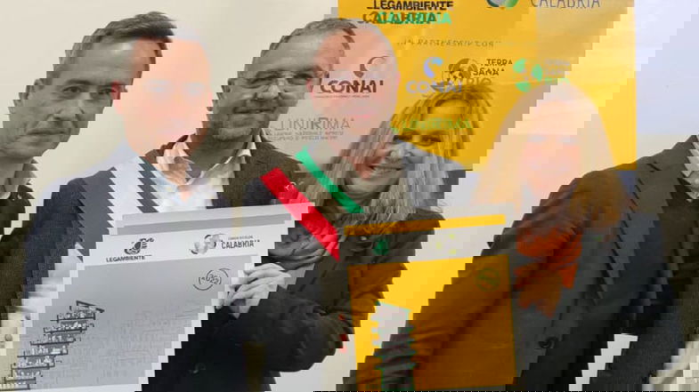 Frascineto è comune