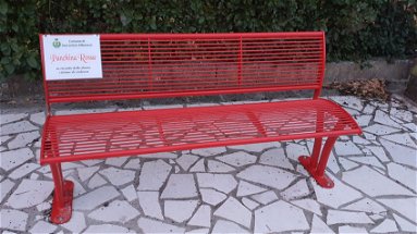A Vaccarizzo una panchina rossa: monito contro tutte le violenze