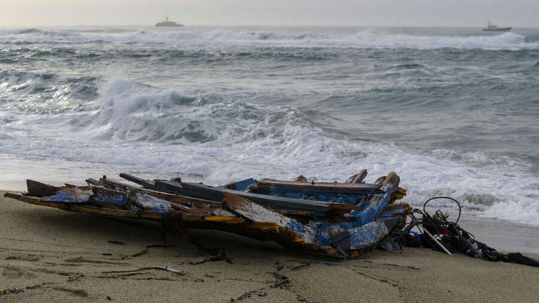 Tragedia di Cutro, sul posto le unità cinofile del soccorso alpino Calabria