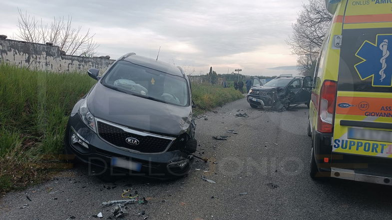 Incidente a Terranova da Sibari: tra i feriti anche una bimba, trasferita a Cosenza