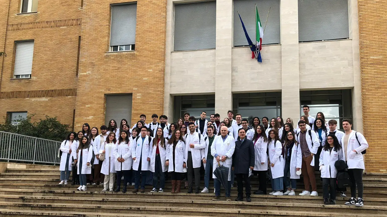 Unical, gli studenti di Medicina varcano la soglia dell’Ospedale di Cosenza