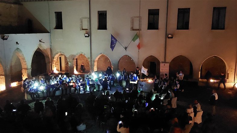 Co-Ro, gli alunni dell'Istituto comprensivo Don Bosco hanno illuminato l'Earth Hour