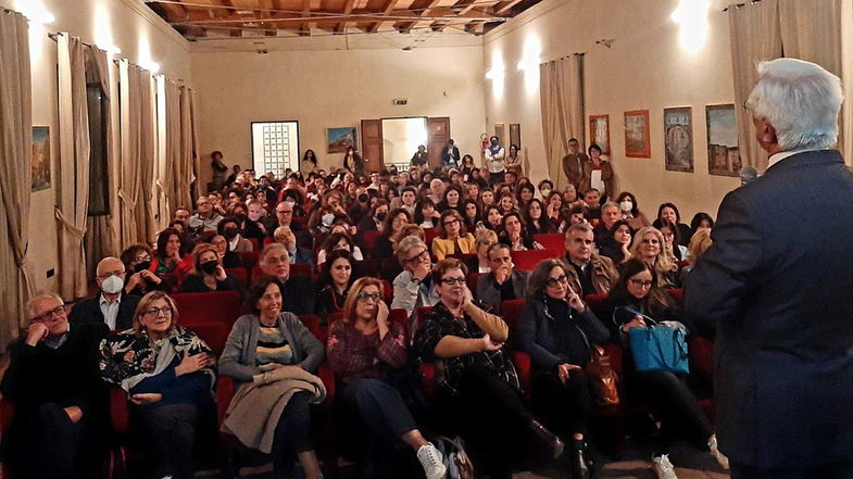 Tanta la partecipazione al secondo corso intergenerazionale di filosofia del professor Franco Filareto 