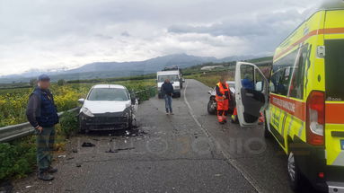 Cassano Jonio, incidente sulla strada per Cammarata: tre persone in Pronto soccorso