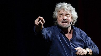 Beppe Grillo in scena a Rende con lo spettacolo teatrale 