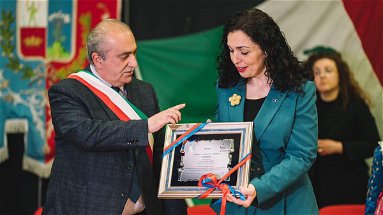 Le Vallje di Frascineto incantano la Presidente del Kosovo, Osmani-Sadriu 