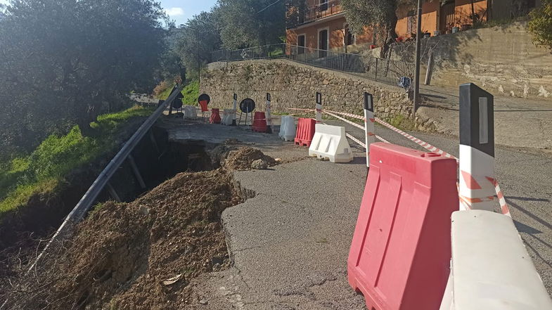 Longobucco isolata, Baratta: «Le due frane impediscono la viabilità in sicurezza. Si intervenga»