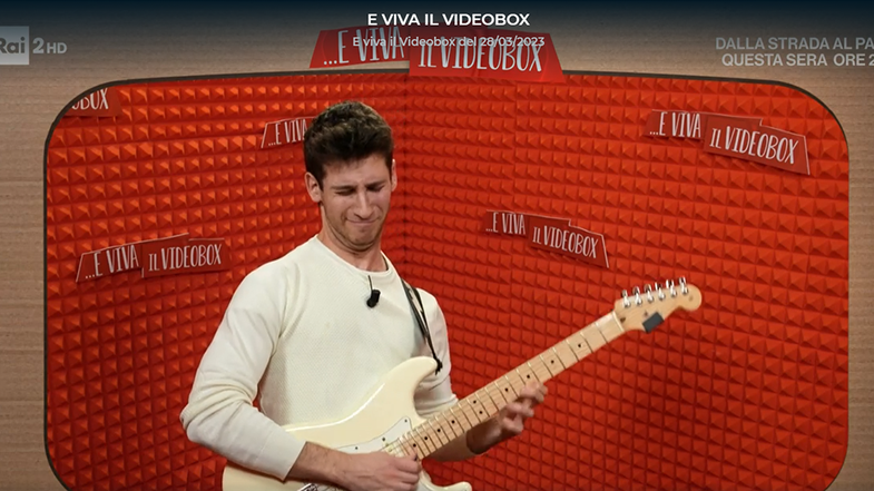 Le corde della chitarra di Serafino Gagliardi vibrano da Rossano fino al prestigioso odeon della Rai