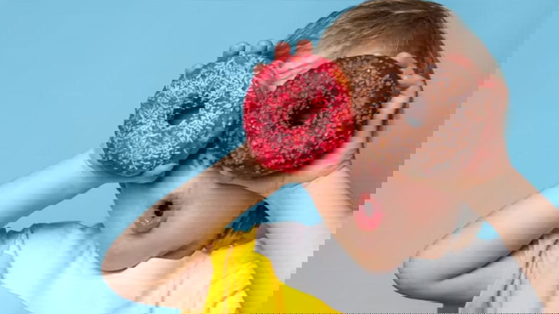 Calano i consumi di frutta e verdura, bimbi e adolescenti sempre più a rischio obesità