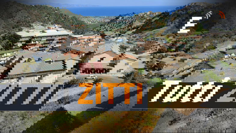 Cari politici “solerti” e “apprensivi”, sta venendo giù una montagna: ve lo diciamo da 5 anni!