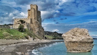 Roseto Capo Spulico sancisce il gemellaggio con Roseto Valfortore, si chiude il cerchio delle Roseto d'Italia 