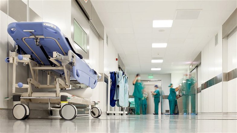 Gli ospedali calabresi sono da “bollino rosso”. «La politica regionale si conferma senza visione per il futuro»