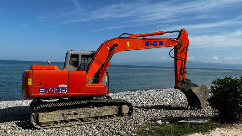 Trebisacce: partiti i lavori per lo spianamento della spiaggia