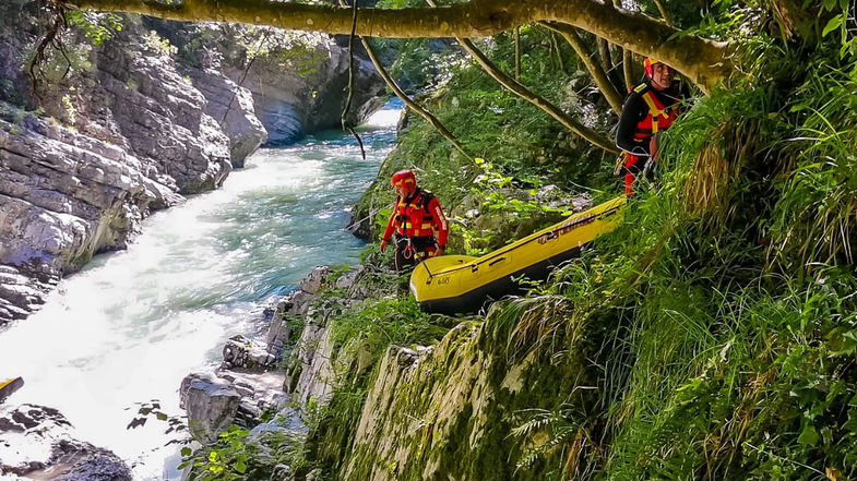 È morta la ragazza dispersa dopo la tragica gita in rafting nel fiume Lao