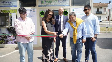 Corigliano-Rossano: inaugurato l'ecocompattatore a Toscano