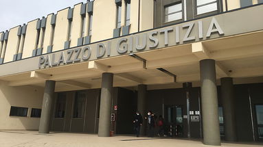 Infiltrazioni d'acqua, disagi al Tribunale di Castrovillari: le udienze si terranno nell'aula bunker