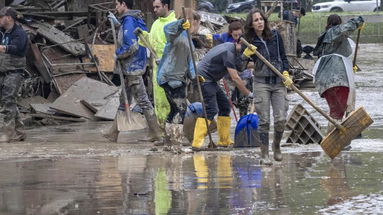 In campo per sostenere le popolazioni dell'Emilia Romagna: la partita del cuore dei professionisti