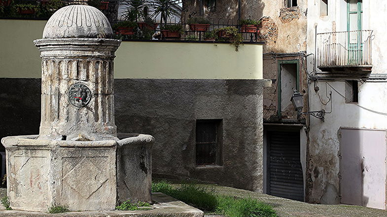 Rossano Recupera riconsegna alla città la fontana di San Nico restaurata