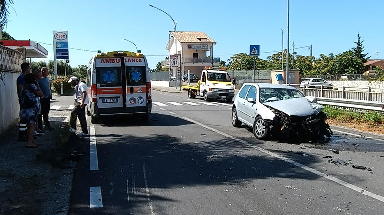 Incidente sulla Statale 106 a Calopezzati: un ferito