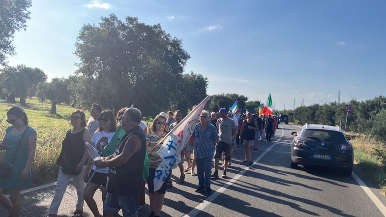 Scala Coeli, manifestazione per la chiusura della discarica