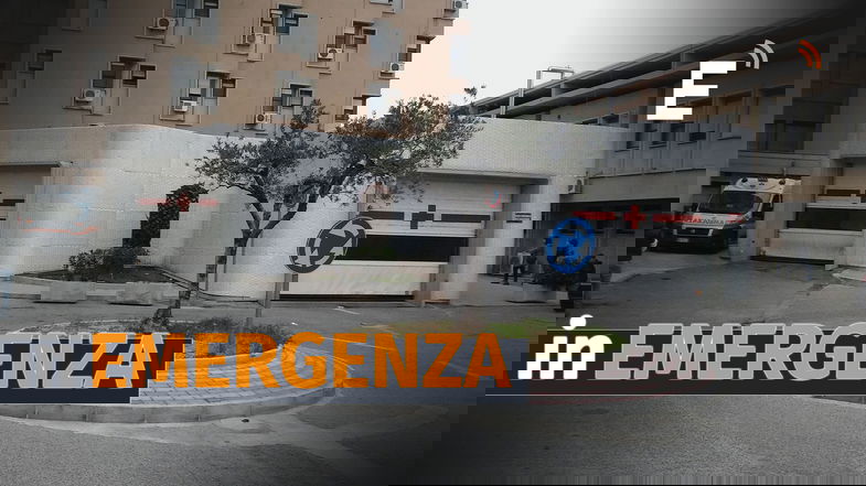 Soccorsa in mare per un malore, dopo ore d’attesa al pronto soccorso decide di andar via senza essere visitata