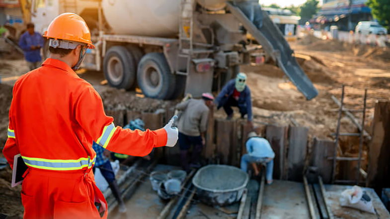 Caldo torrido, a rischio la salute e la sicurezza dei lavoratori nei cantieri