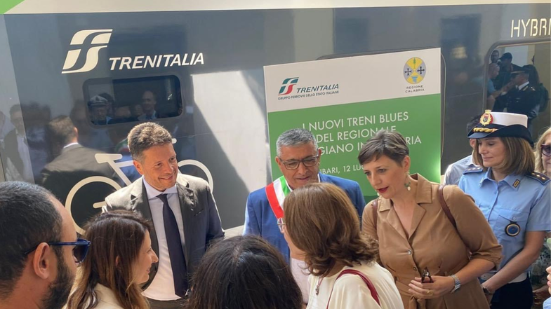 Il secondo treno Blues della Calabria parte da Sibari. Intanto Papasso sogna la metropolitana leggera 