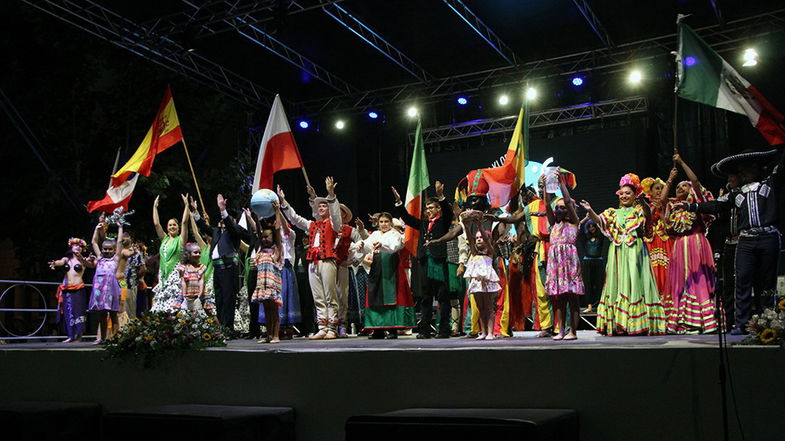 A Castrovillari si apre una finestra sul Mondo grazie all’Estate Internazionale del Folklore e del Parco del Pollino