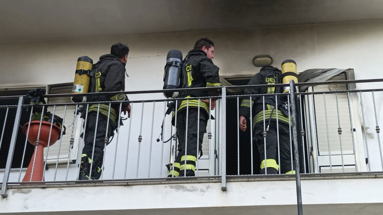 Follia a Schiavonea, stalker dà fuoco alla casa della compagna: ora è in stato di fermo