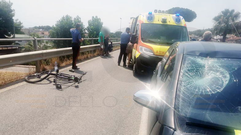 Ragazzo di 14 anni investito con la bici a Montegiordano: trasferito d'urgenza al 