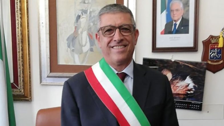 Il sindaco Papasso riceve il premio “Terre D’Amare” per la valorizzazione di Sibari