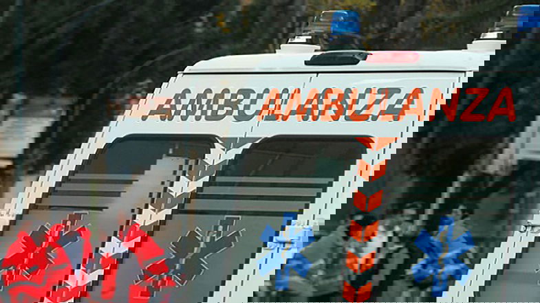 Ambulanza senza medico, l’infermiere collassa e viene ricoverato a sua volta