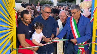 Successo per l’inaugurazione del parco giochi intitolato a Sara Mariucci, ricordato anche il piccolo Cocò 