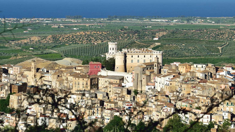 Notte d’estate nel centro storico di Corigliano