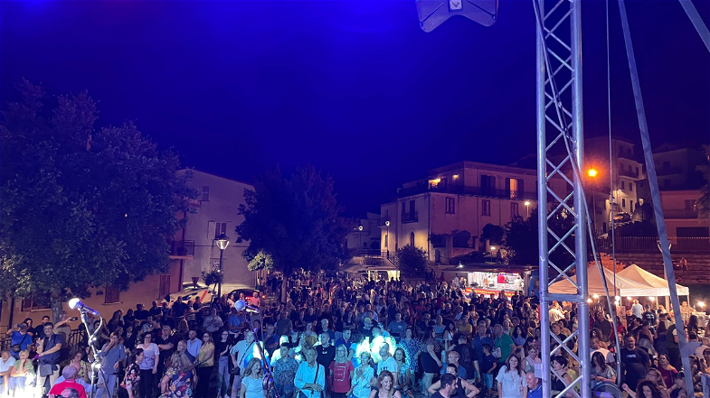 Folklore, la comunità di San Giorgio Albanese in festa: atteso Cecè Barretta 