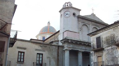 A Cariati scocca l'antico orologio della torre civica della Cattedrale