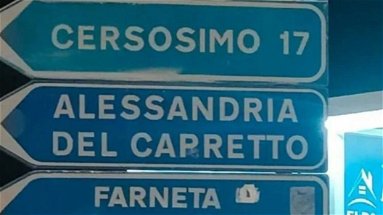 “Alessandria del Capretto”, cartello stradale modificato ora da sostituire