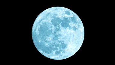Il cielo dà spettacolo: è la notte della Superluna blu, la più grande del 2023