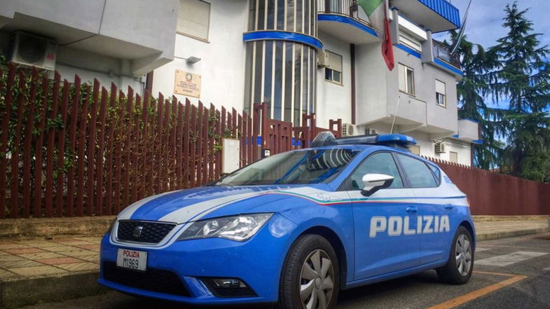 Corigliano-Rossano, tenta una rapina in un esercizio commerciale: fermato