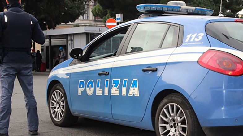 La Polizia scova un arsenale nascosto in un condominio nel cosentino