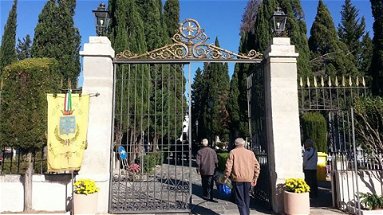Olivo sul cimitero di Rossano: «Degrado ambientale e confusione organizzativa»