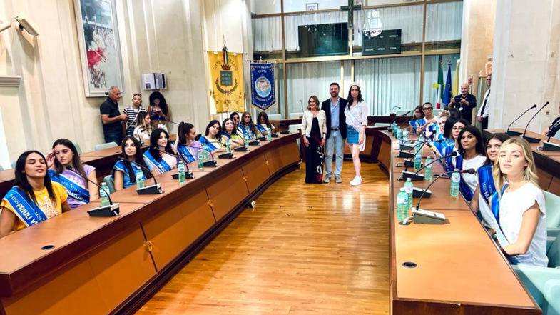 Le ragazze di Miss Italia incontrano il sindaco di Corigliano-Rossano, Flavio Stasi