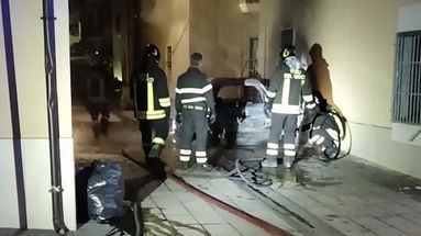 Schiavonea, a fuoco nella notte l'auto di una ex amministratrice comunale