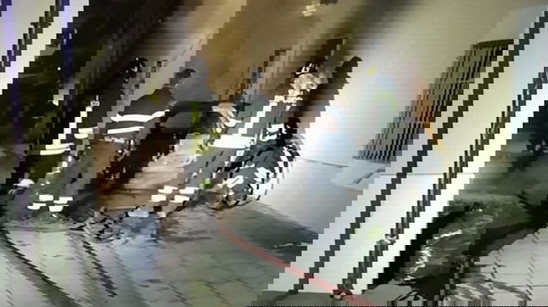 Schiavonea, a fuoco nella notte l'auto di una ex amministratrice comunale