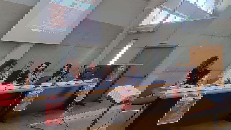 Evento di formazione a Co-Ro sulle donne vittime di violenza: «Bisogna lavorare su prevenzione e protezione»