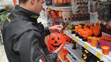 Sequestrati 50mila gadget di Halloween: erano contraffatti
